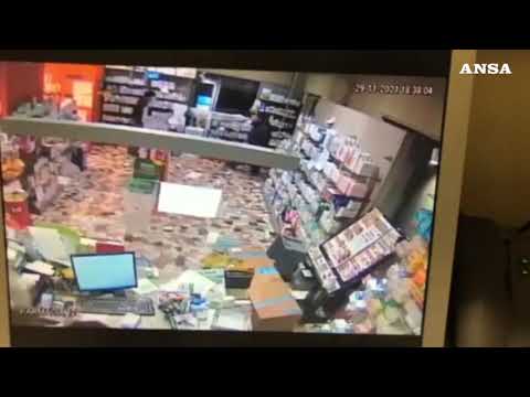 Encomio per eccezionale coraggio al carabiniere accoltellato a Torino mentre sventava una rapina