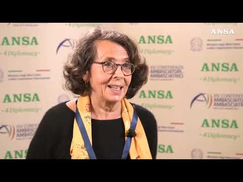 Conferenza ambasciatori e ambasciatrici, Sereni: “Ancora troppo poche donne in diplomazia”
