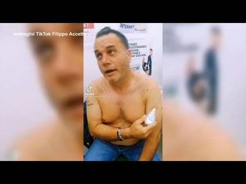 False vaccinazioni a Palermo, quando il leader no vax si mostrava con il bagnoschiuma: «Ho fatto…