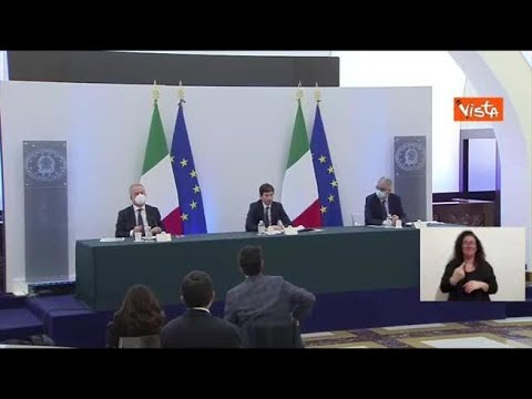 L’appello di Speranza per Natale: «Mascherine, igiene e distanziamento. Siate prudenti»