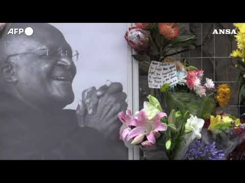 Sudafrica, a Citta’ del Capo l’omaggio all’arcivescovo Desmond Tutu