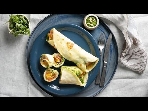 Crepes salmone, caprino, pesto di rucola e pinoli e arancia