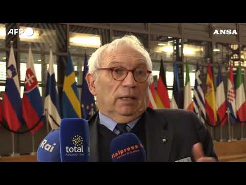 Covid, caos scuola: “Tutti a casa con un contagiato”. Anzi, no