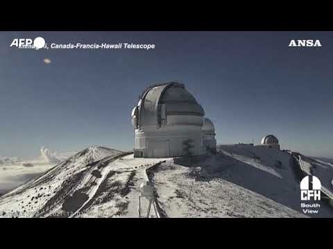 Hawaii, il timelapse del vulcano coperto di neve durante la bufera