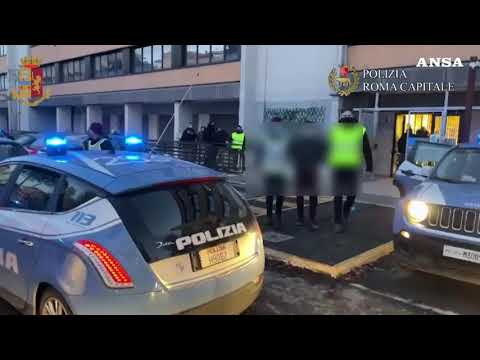 Roma, spaccio del “barattolo” a Tor Bella Monaca e San Basilio: nove misure cautelari