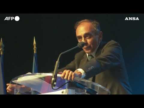 Parigi, Zemmour scende in campo: “Mi candido per salvare la Francia”
