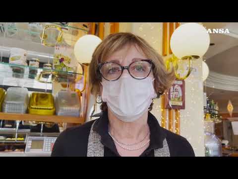 Super green pass, controlli in un bar di Perugia