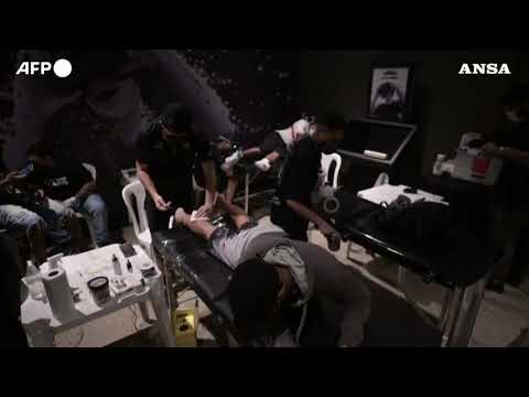 Brasile, l’Atletico Mineiro vince il campionato e il club regala tatuaggi ai tifosi