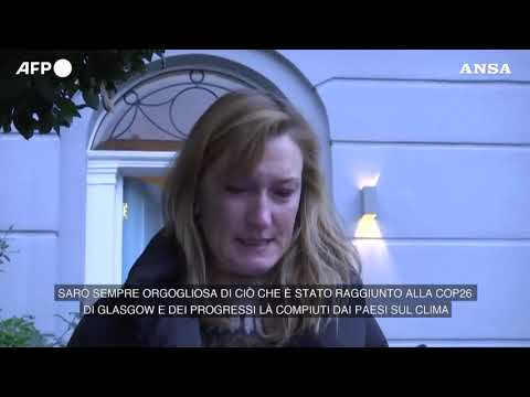 Party di Natale, Allegra Stratton si dimette in lacrime: “Scusate”