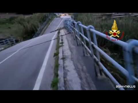 Maltempo in Sicilia, crolla un ponte in provincia di Trapani