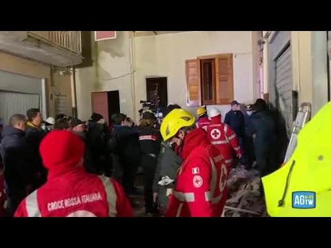 Ravanusa, donna estratta viva dalle macerie