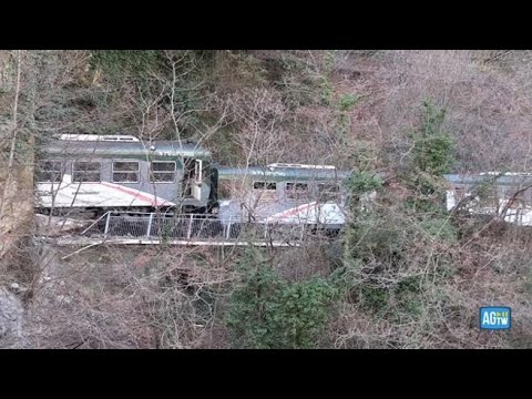 Brescia, treno deraglia in Valle Camonica: sette persone contuse