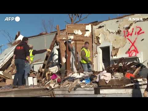 L’America sotto shock cerca i sopravvissuti ai tornado
