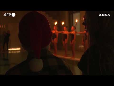 Svezia, lo spettacolo del club di nuoto sincronizzato Neptun