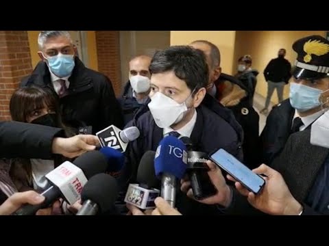 Covid, Speranza: «Vaccinerò i miei figli, fidiamoci dei nostri pediatri»
