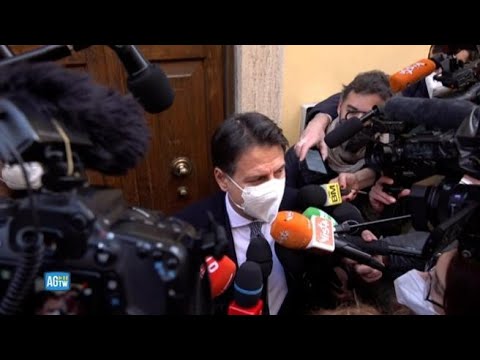 Quirinale, Conte: «No a candidature di parte come Berlusconi»