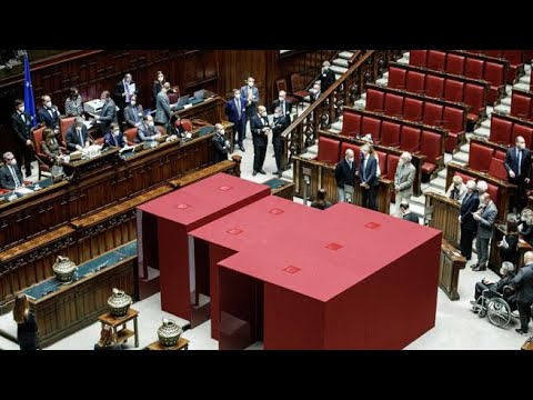 Gel igienizzante, matita monouso, uscita obbligata: il voto al Quirinale al tempo del Covid