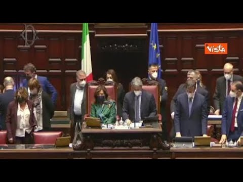 Quirinale, seconda fumata nera. 527 le schede bianche