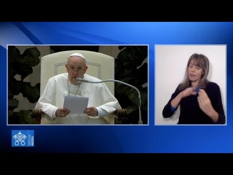 Vaticano, Papa Francesco: «Non posso scendere tra i fedeli, ho un legamento del ginocchio…