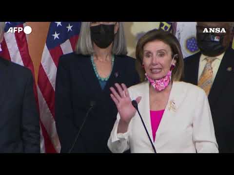 Nancy Pelosi si ricandida a 82 anni per il Midterm