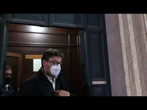 Giorgetti all’uscita della messa: «Se mi dimetto? Voci non vere»