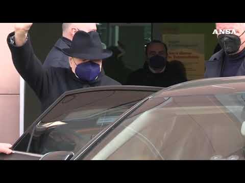 Milano, Berlusconi dimesso dall’ospedale San Raffaele