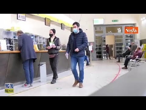 Poste Italiane, dal 1 febbraio controllo del green pass per accedere a uffici e sportelli
