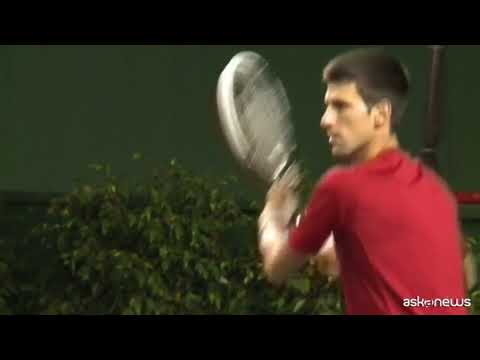 Rilasciato “Novax” Djokovic, tra ritardi e colpi di scena