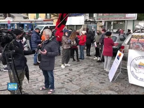 Ischia, la protesta degli isolani contro il super green pass: «Non isolateci»