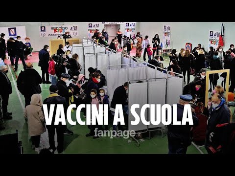 Napoli, vaccini a scuola: “Boom di prenotazioni”