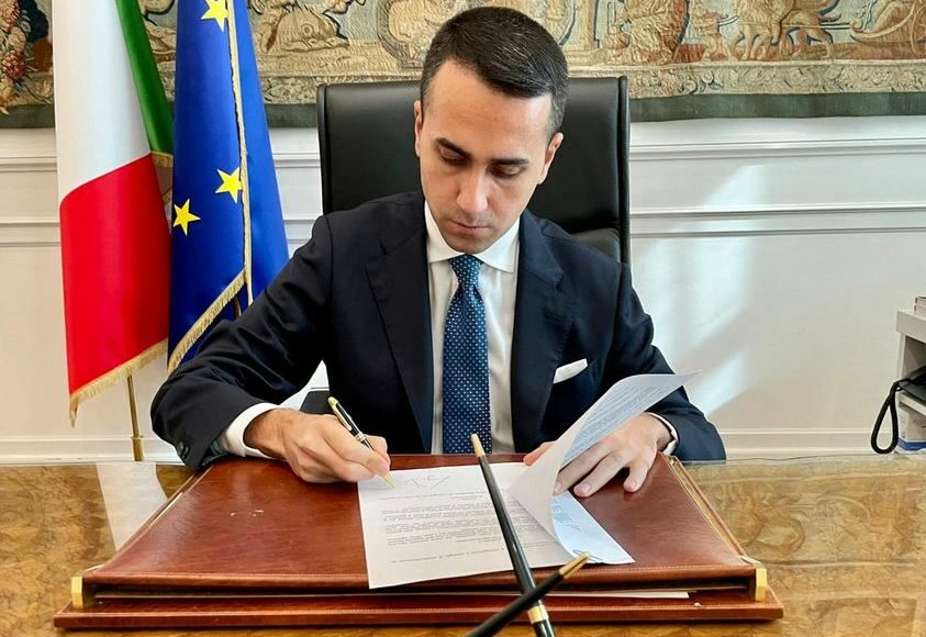 Di Maio firma delibera per l’erogazione di 110 mln al popolo dell’Ucraina