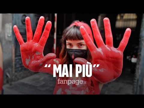 Napoli, studenti “sporchi di sangue” contro alternanza scuola-lavoro