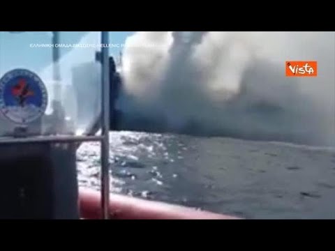 Incendio su un traghetto tra Italia e Grecia, le operazioni di soccorso in mare