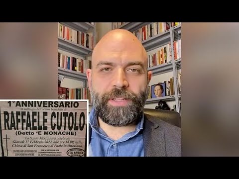 Roberto Saviano e i manifesti per Cutolo: «L’ultimo tributo al welfare camorrista»