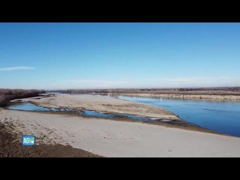 Non piove e il fiume Po è in secca come in estate: le immagini dal drone
