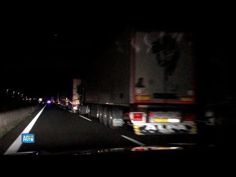 Caro carburanti: la protesta dei tir in coda sulla Salerno-Reggio Calabria