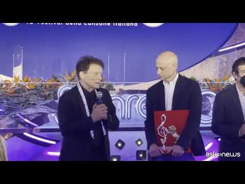 Sanremo, Massimo Ranieri vince premio Mia Martini e si commuove