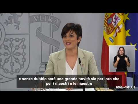 Spagna, addio alle mascherine all’aperto e nei cortili di scuola