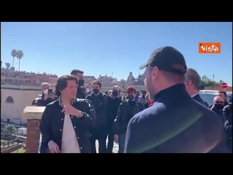 Gualtieri incontra sul set Francesco Totti e Tom Holland al Belvedere Tarpeo