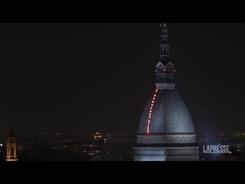 Caro bollette, l’Anci «spegne» i monumenti: aderiscono anche Milano, Torino e Napoli