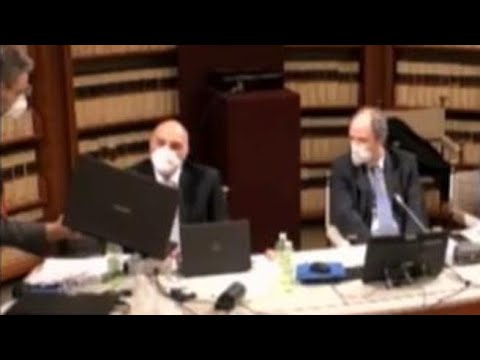 Caso David Rossi, il pm Nastasi: «Io mai stato nel vicolo dove morì». Ma una foto lo smentisce…