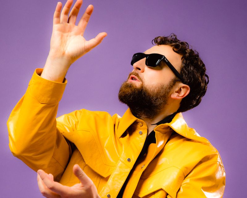 Dargen D’Amico, arriva il nuovo album “Nei sogni nessuno è monogamo”