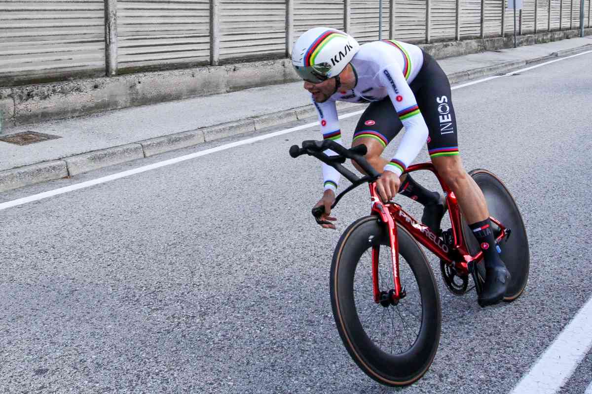 Tirreno-Adriatico, Ganna vince crono ed è prima maglia azzurra