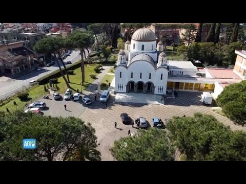 Ucraina, la grande solidarietà dei romani: lunga fila di auto per portare aiuti alla chiesa di…