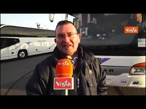 Ucraina, un autista italiano in Polonia: “Speriamo di poter donare nuova vita a profughi”