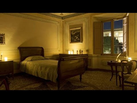 Casa di Leopardi a lume di candela con i versi de «Le ricordanze»