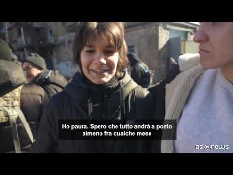 Un missile russo a Kiev distrugge isolato con palazzo e scuola