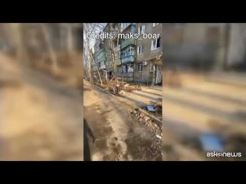 Ucraina, fra le strade devastate di Mariupol