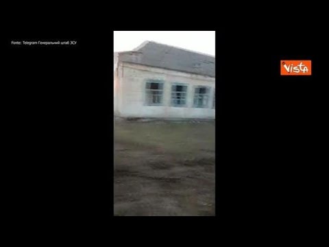 Militari ucraini prendono i carri armati russi a Huljajpole