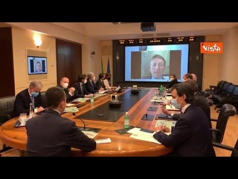 Applauso per l’Ambasciatore Zazo collegato alla riunione della Farnesina con Di Maio